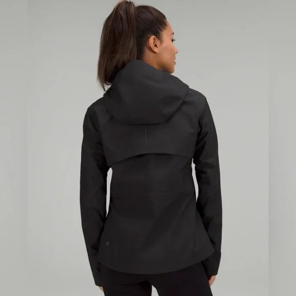 Lululemon break a trail jacket